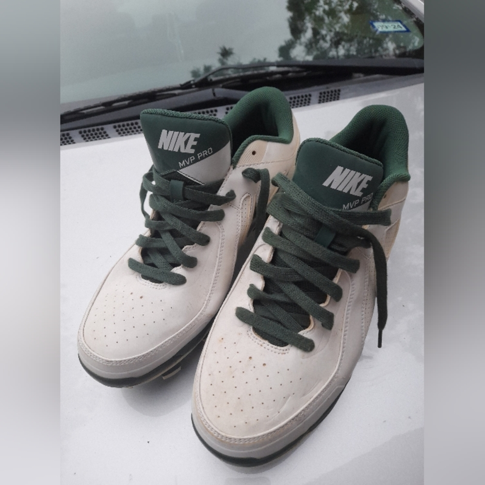 Nike mens Air mvp Pro mcs low top baseball cleats size 11.5